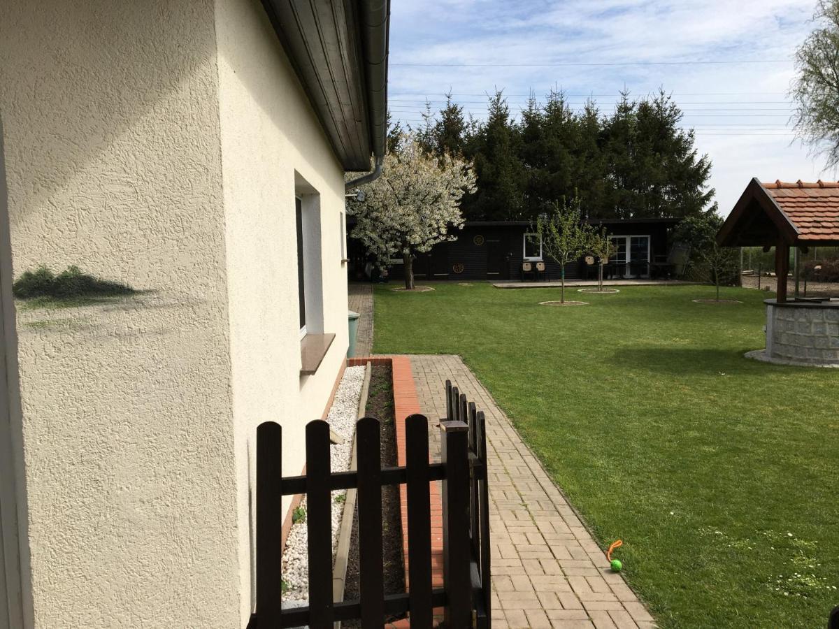 Schoener Ferienbungalow Umgeben Von Natur Und Nicht Weit Zur Ostsee Neubukow Dış mekan fotoğraf